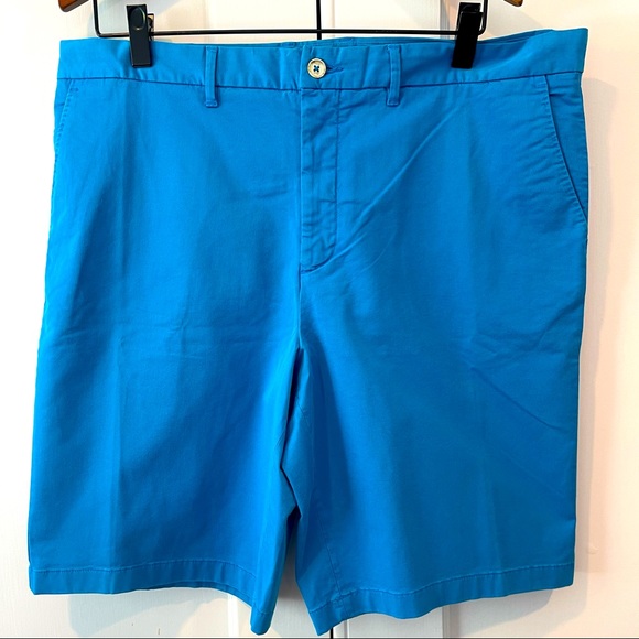 Robert Graham Shorts - Picture 2 of 15